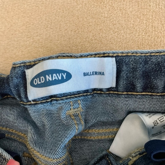 Old Navy Ballerina Blue Washed Toddler Jeans - Size 4T - Picture 5 of 9